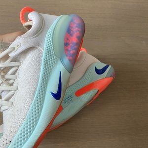 NIKE Joyride Run Flyknit 'Bright Mango’ Running